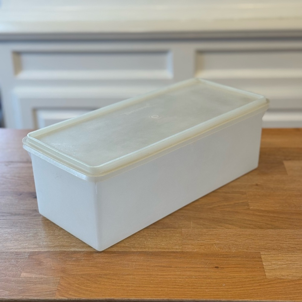 Vintage Tupperware Jumbo Bread Keeper with Lid